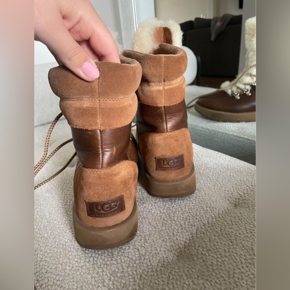 Ugg Viki Water-Resistant Mixed Leather Boots-Size 9 - Picture 9 of 10